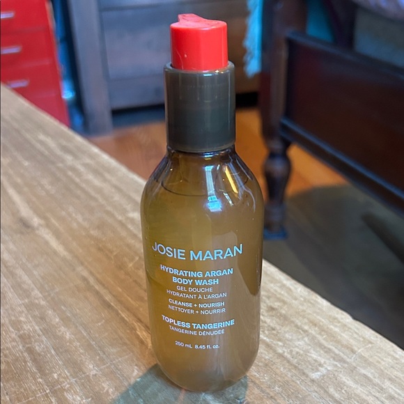 JOSIE MARAN hydrating argan body wash - Picture 2 of 5